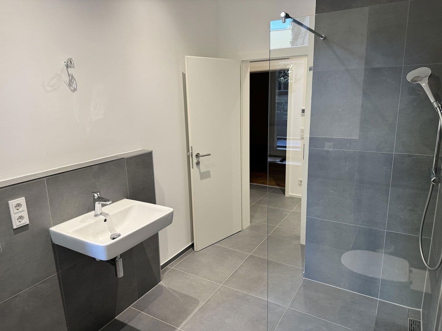 Prenájom bytu 3-izbový 69 m², Krafftstr. 1, Offenbach, Hesensko Prenájom bytu 3-izbový 69 m², Krafftstr. 1, Offenbach, Hesensko