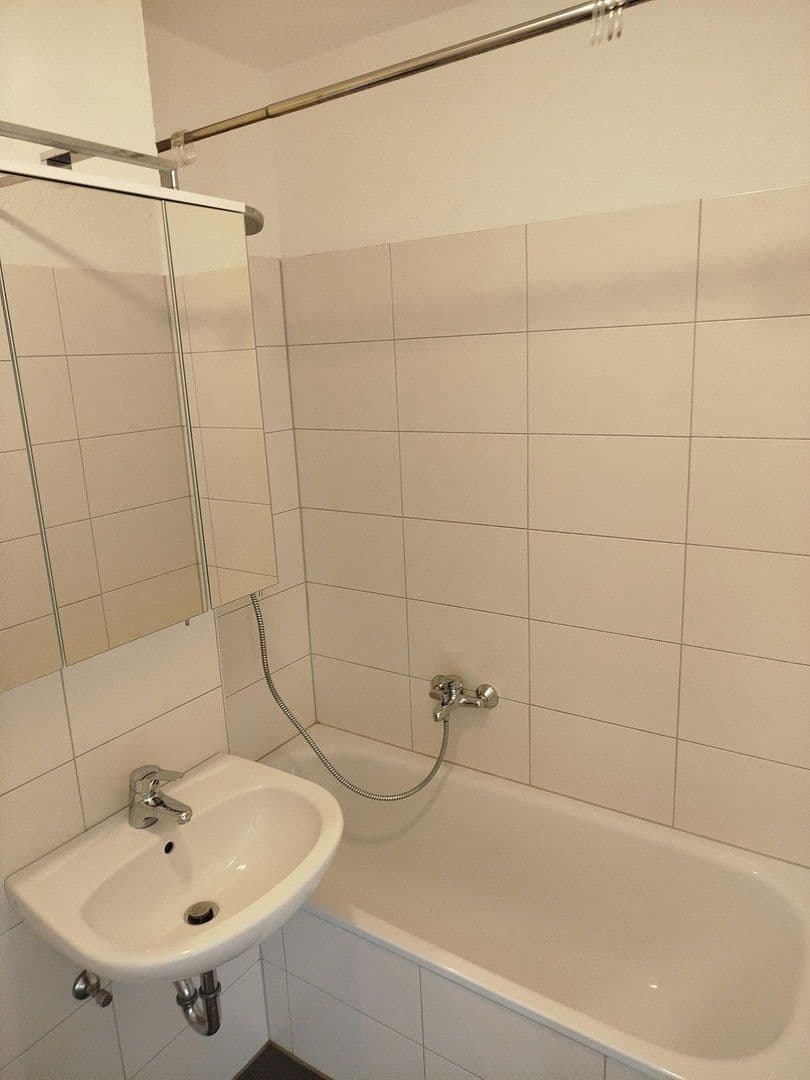 Prenájom bytu 1-izbový 40 m², Kassel, Hesensko Prenájom bytu 1-izbový 40 m², Kassel, Hesensko