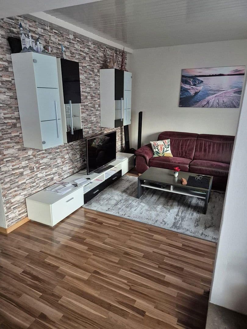 Prenájom bytu 4-izbový 102 m², Schwäbisch Gmünd, Bádensko-Wurttembersko Prenájom bytu 4-izbový 102 m², Schwäbisch Gmünd, Bádensko-Wurttembersko