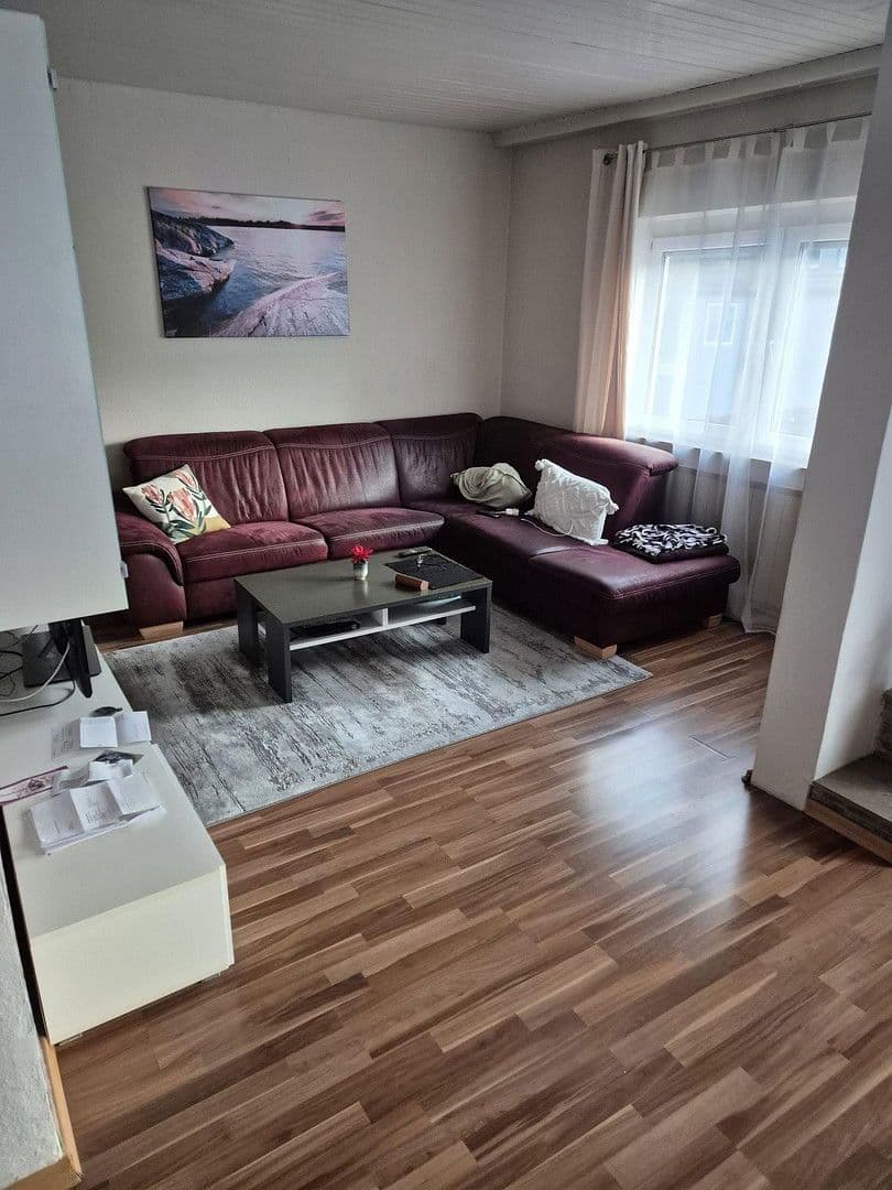 Prenájom bytu 4-izbový 102 m², Schwäbisch Gmünd, Bádensko-Wurttembersko Prenájom bytu 4-izbový 102 m², Schwäbisch Gmünd, Bádensko-Wurttembersko