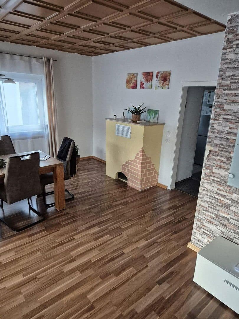 Prenájom bytu 4-izbový 102 m², Schwäbisch Gmünd, Bádensko-Wurttembersko Prenájom bytu 4-izbový 102 m², Schwäbisch Gmünd, Bádensko-Wurttembersko