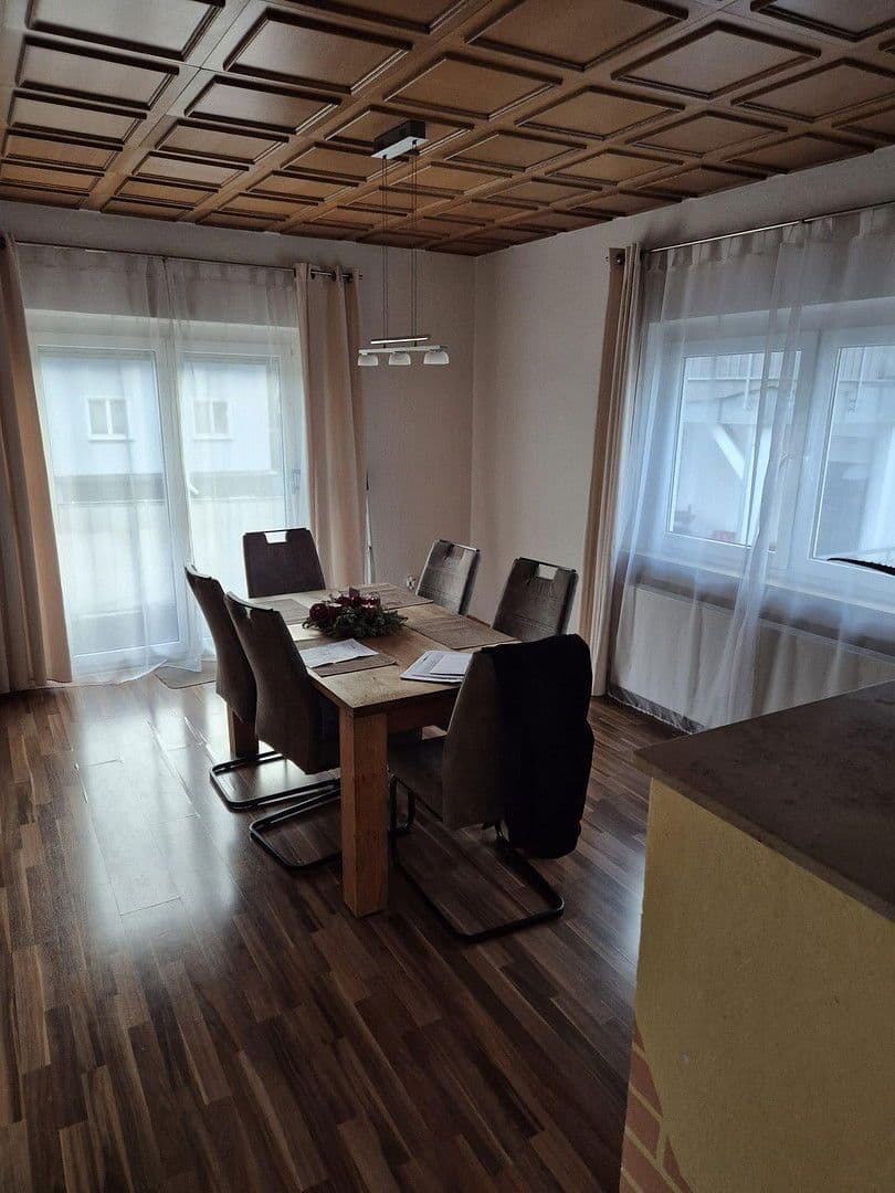 Prenájom bytu 4-izbový 102 m², Schwäbisch Gmünd, Bádensko-Wurttembersko Prenájom bytu 4-izbový 102 m², Schwäbisch Gmünd, Bádensko-Wurttembersko