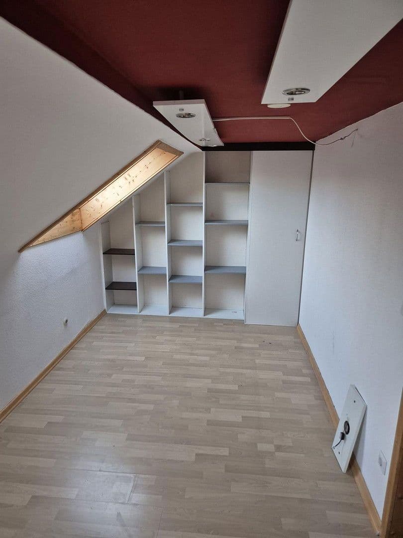 Prenájom bytu 4-izbový 102 m², Schwäbisch Gmünd, Bádensko-Wurttembersko Prenájom bytu 4-izbový 102 m², Schwäbisch Gmünd, Bádensko-Wurttembersko