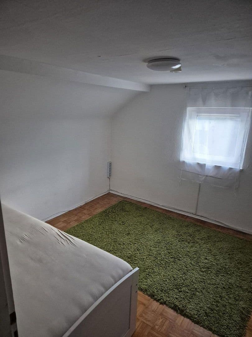 Prenájom bytu 4-izbový 102 m², Schwäbisch Gmünd, Bádensko-Wurttembersko Prenájom bytu 4-izbový 102 m², Schwäbisch Gmünd, Bádensko-Wurttembersko