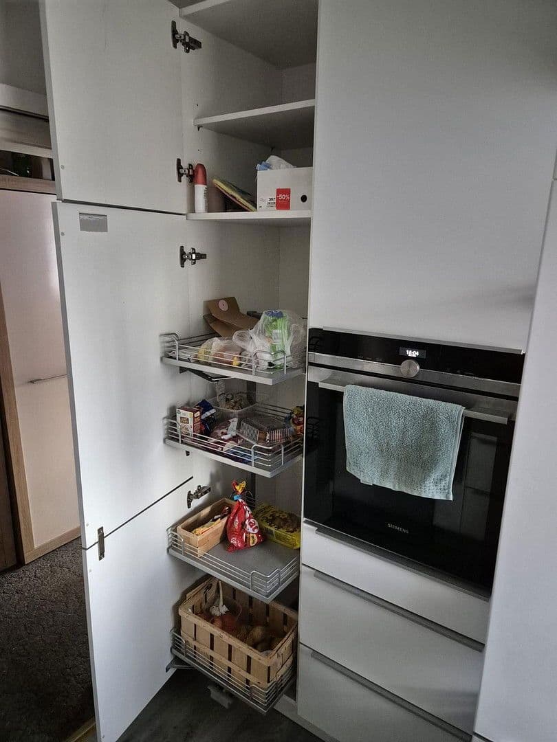 Prenájom bytu 4-izbový 102 m², Schwäbisch Gmünd, Bádensko-Wurttembersko Prenájom bytu 4-izbový 102 m², Schwäbisch Gmünd, Bádensko-Wurttembersko