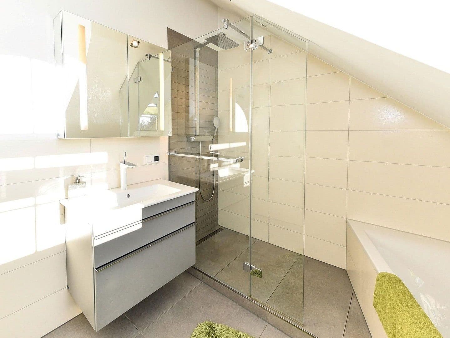 Prenájom bytu 2-izbový 80 m², Mainz, Porýnie-Falcko Prenájom bytu 2-izbový 80 m², Mainz, Porýnie-Falcko