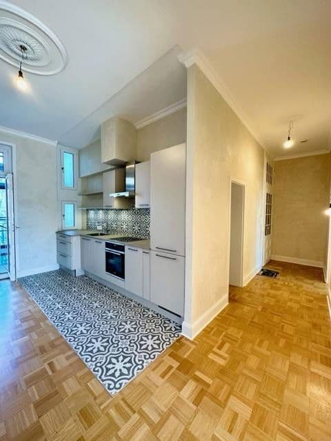 Predaj bytu 3-izbový 75 m², Frankfurt, Hesensko Predaj bytu 3-izbový 75 m², Frankfurt, Hesensko