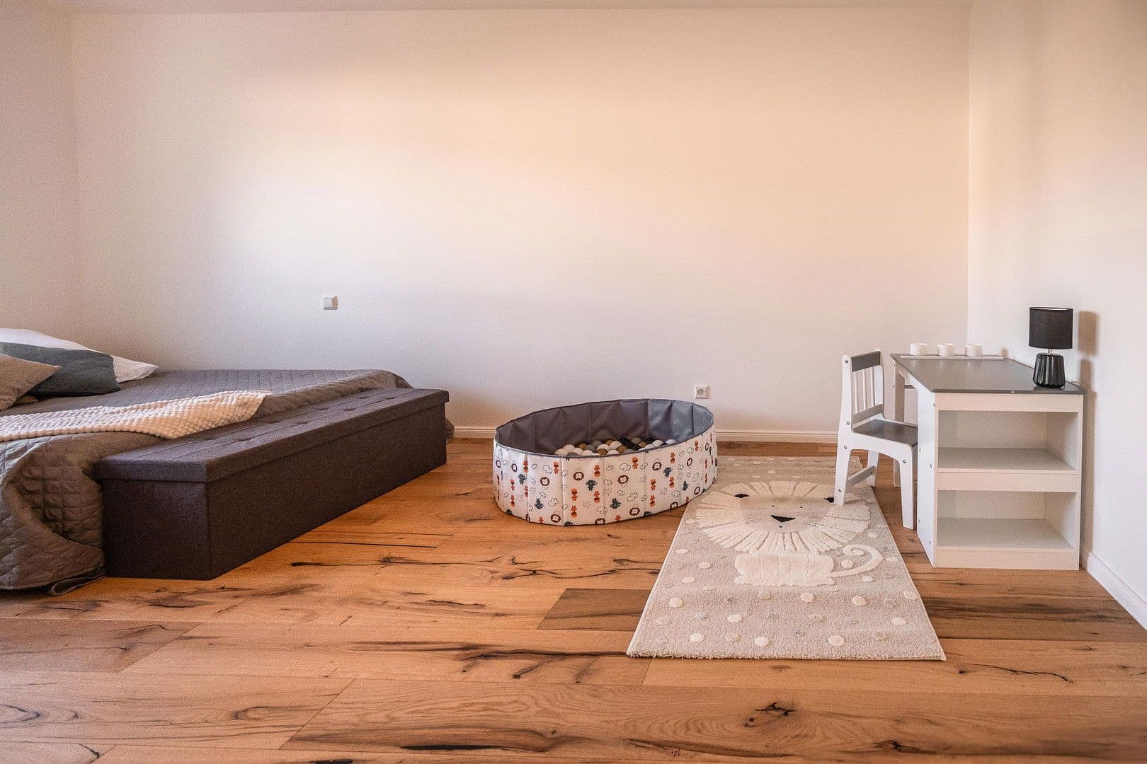 Predaj domu 133 m², pozemek 190 m², Kiefernweg 35, Stuhr, Dolné Sasko Predaj domu 133 m², pozemek 190 m², Kiefernweg 35, Stuhr, Dolné Sasko