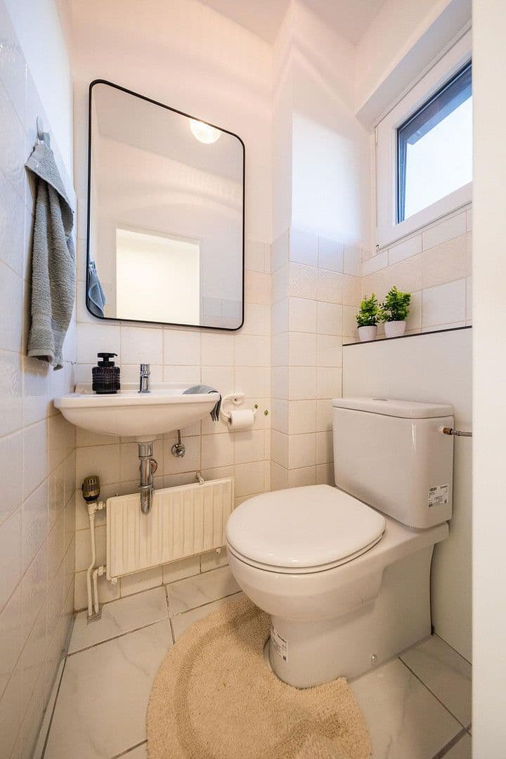 Predaj domu 133 m², pozemek 190 m², Kiefernweg 35, Stuhr, Dolné Sasko Predaj domu 133 m², pozemek 190 m², Kiefernweg 35, Stuhr, Dolné Sasko