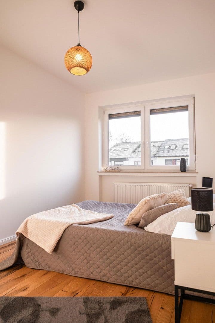 Predaj domu 133 m², pozemek 190 m², Kiefernweg 35, Stuhr, Dolné Sasko Predaj domu 133 m², pozemek 190 m², Kiefernweg 35, Stuhr, Dolné Sasko