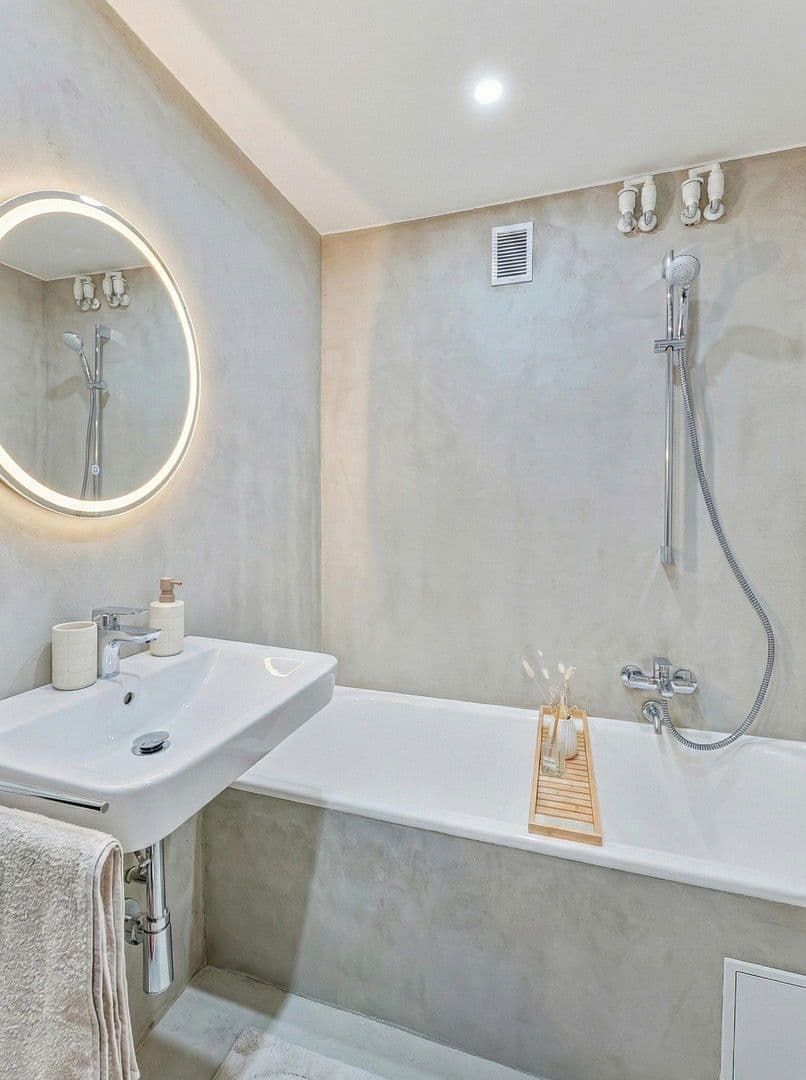 Predaj bytu 3-izbový 79 m², Leonberg, Bádensko-Wurttembersko Predaj bytu 3-izbový 79 m², Leonberg, Bádensko-Wurttembersko