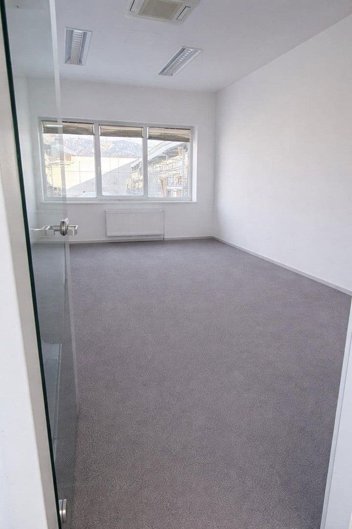 Prenájom kancelárie 17 m², Leopold-Luger-Straße 1, Saalfelden am Steinernen Meer, Salzbursko Prenájom kancelárie 17 m², Leopold-Luger-Straße 1, Saalfelden am Steinernen Meer, Salzbursko