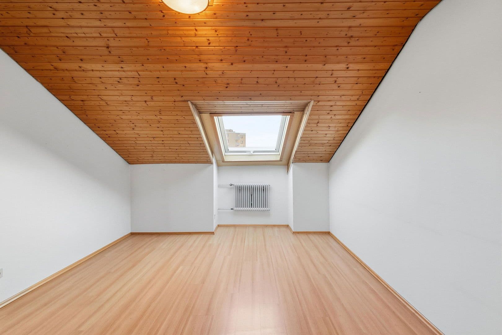 Predaj bytu 3-izbový 90 m², Neutraubling, Bavorsko Predaj bytu 3-izbový 90 m², Neutraubling, Bavorsko