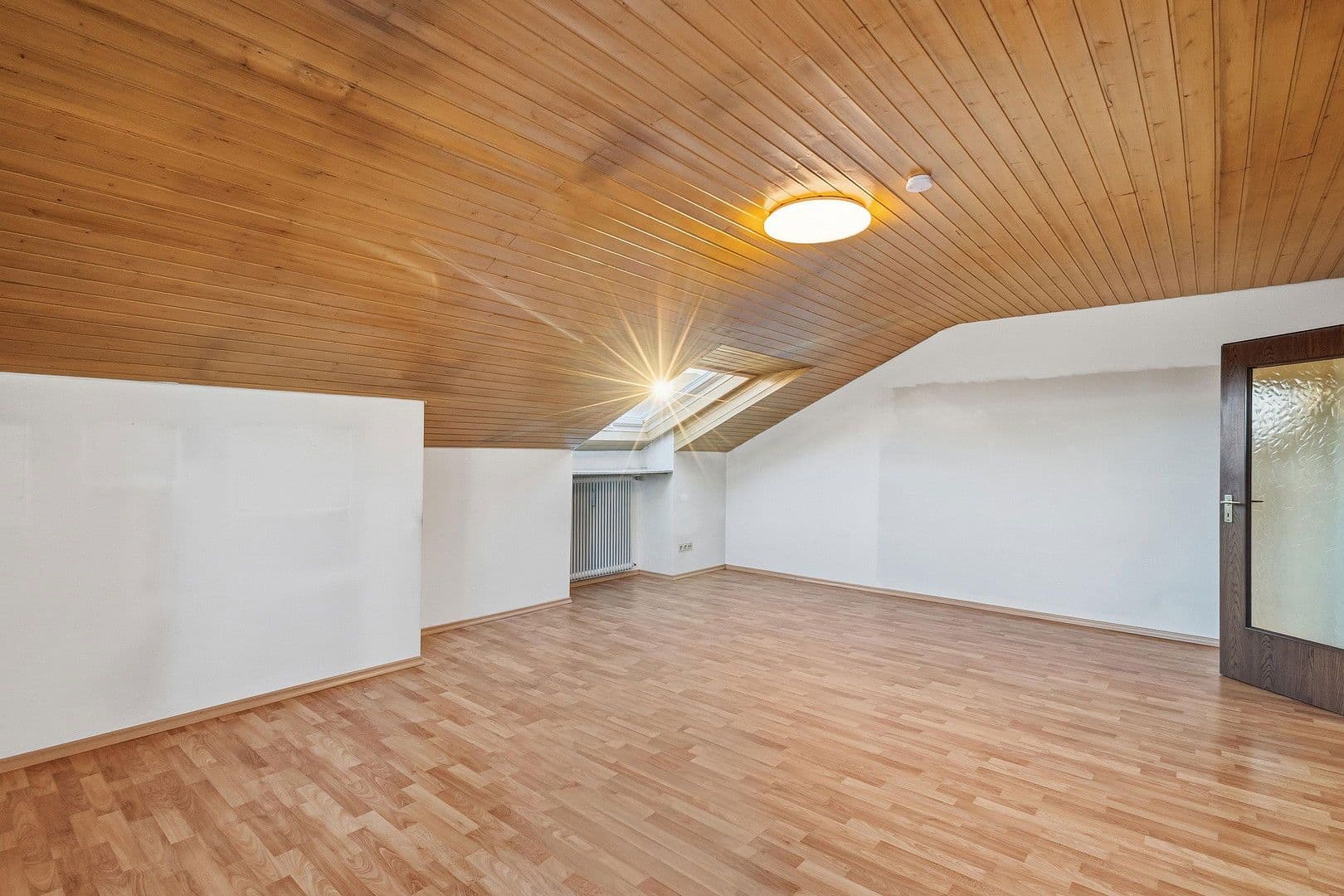 Predaj bytu 3-izbový 90 m², Neutraubling, Bavorsko Predaj bytu 3-izbový 90 m², Neutraubling, Bavorsko