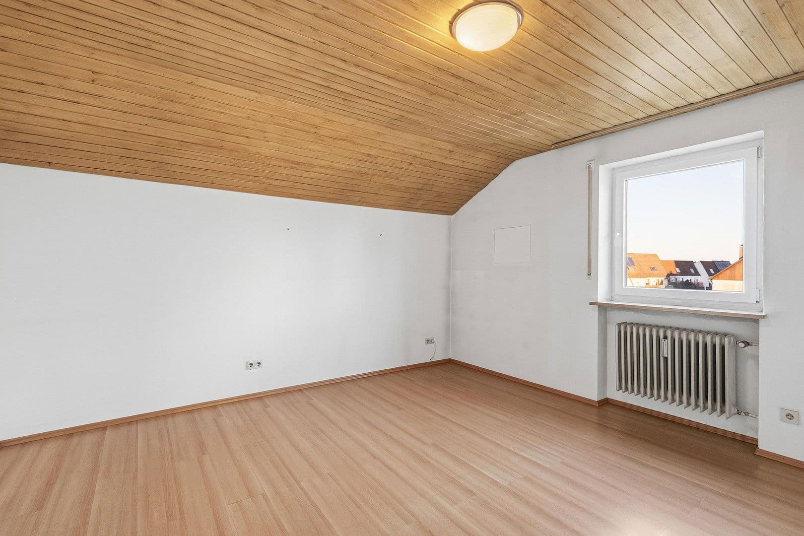 Predaj bytu 3-izbový 90 m², Neutraubling, Bavorsko Predaj bytu 3-izbový 90 m², Neutraubling, Bavorsko