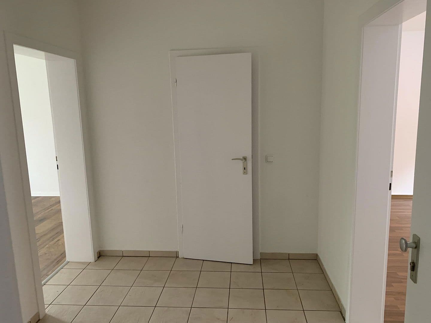 Prenájom bytu 2-izbový 61 m², Schlangenwallstraße 5, Gelsenkirchen, Severné Porýnie - Westfálsko Prenájom bytu 2-izbový 61 m², Schlangenwallstraße 5, Gelsenkirchen, Severné Porýnie - Westfálsko