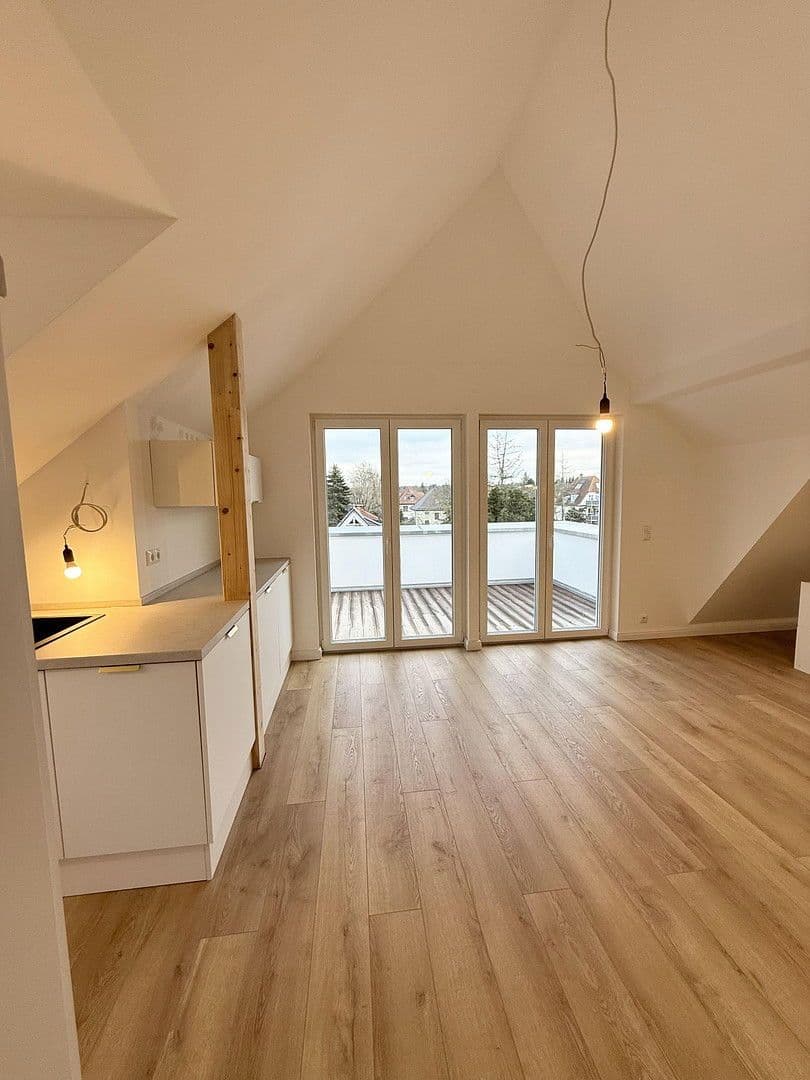 Prenájom bytu 3-izbový 90 m², Berlin, Berlín Prenájom bytu 3-izbový 90 m², Berlin, Berlín