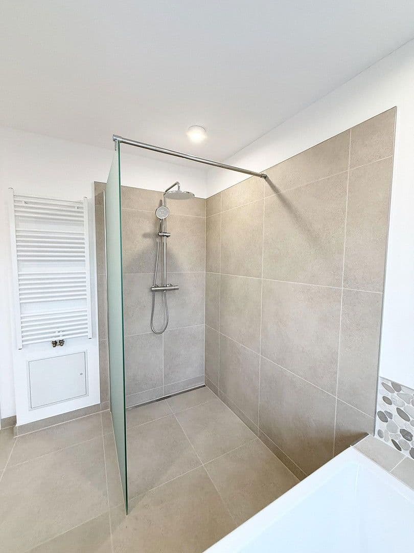 Prenájom bytu 3-izbový 90 m², Berlin, Berlín Prenájom bytu 3-izbový 90 m², Berlin, Berlín