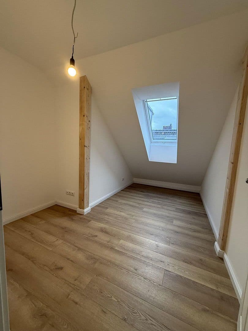 Prenájom bytu 3-izbový 90 m², Berlin, Berlín Prenájom bytu 3-izbový 90 m², Berlin, Berlín