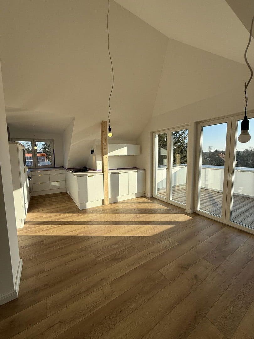 Prenájom bytu 3-izbový 90 m², Berlin, Berlín Prenájom bytu 3-izbový 90 m², Berlin, Berlín