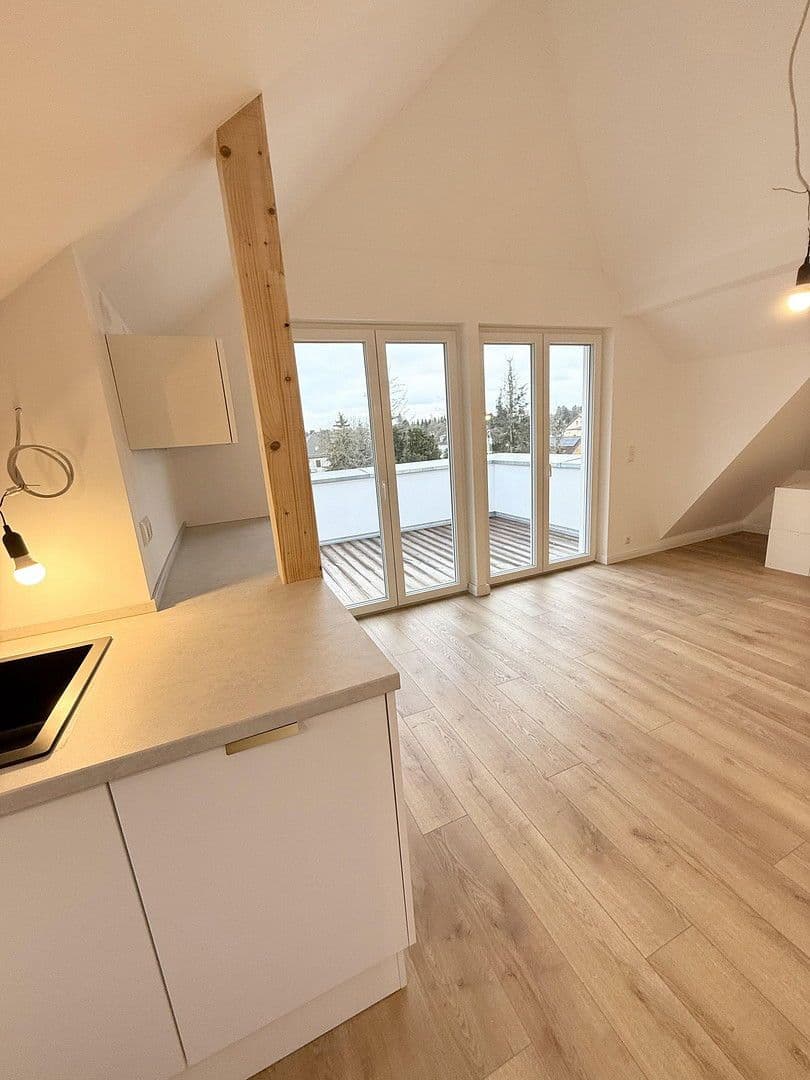 Prenájom bytu 3-izbový 90 m², Berlin, Berlín Prenájom bytu 3-izbový 90 m², Berlin, Berlín