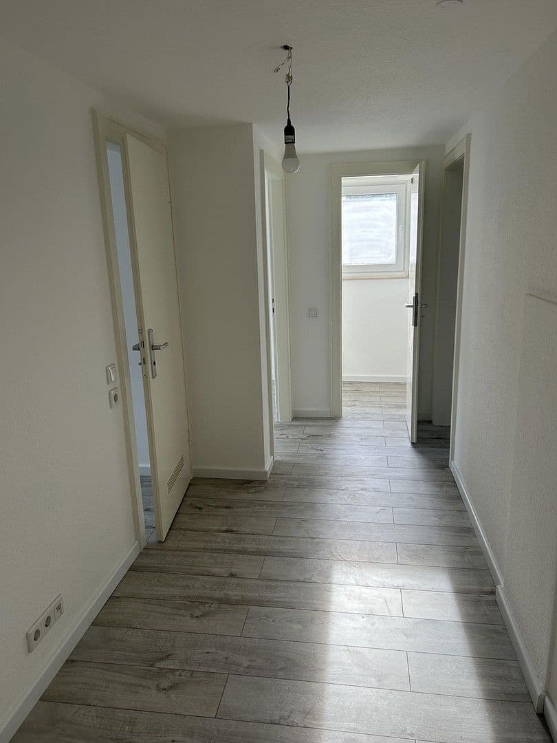 Prenájom bytu 3-izbový 68 m², Curieweg 12, Düsseldorf, Severné Porýnie - Westfálsko Prenájom bytu 3-izbový 68 m², Curieweg 12, Düsseldorf, Severné Porýnie - Westfálsko