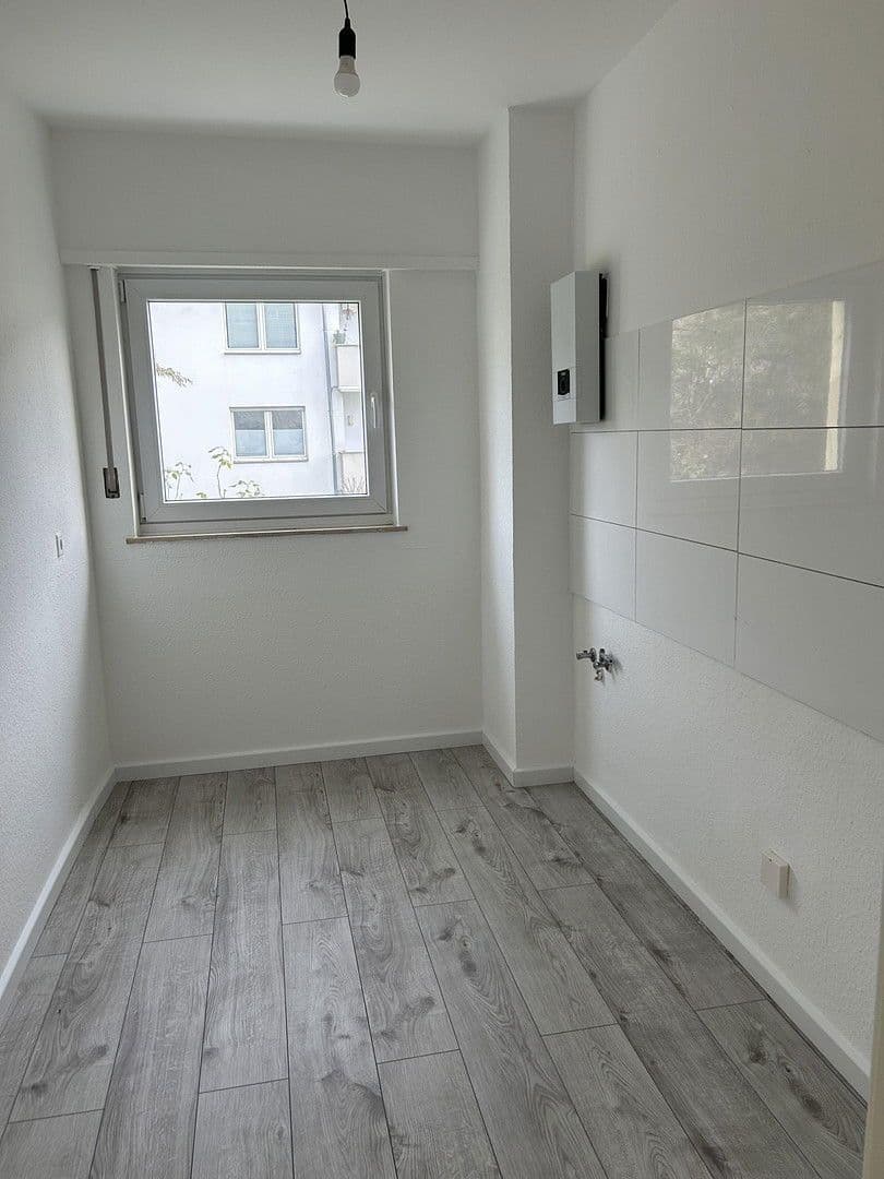 Prenájom bytu 3-izbový 68 m², Curieweg 12, Düsseldorf, Severné Porýnie - Westfálsko Prenájom bytu 3-izbový 68 m², Curieweg 12, Düsseldorf, Severné Porýnie - Westfálsko