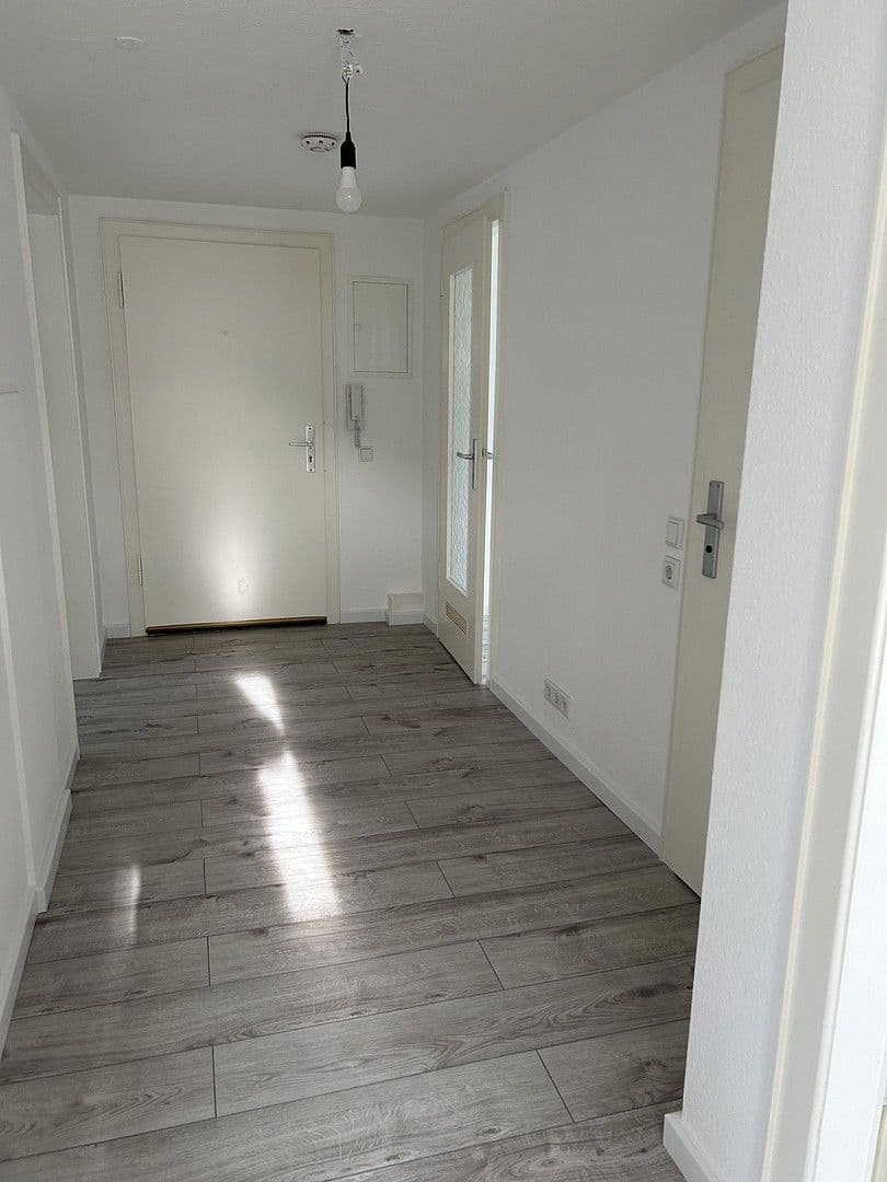 Prenájom bytu 3-izbový 68 m², Curieweg 12, Düsseldorf, Severné Porýnie - Westfálsko Prenájom bytu 3-izbový 68 m², Curieweg 12, Düsseldorf, Severné Porýnie - Westfálsko