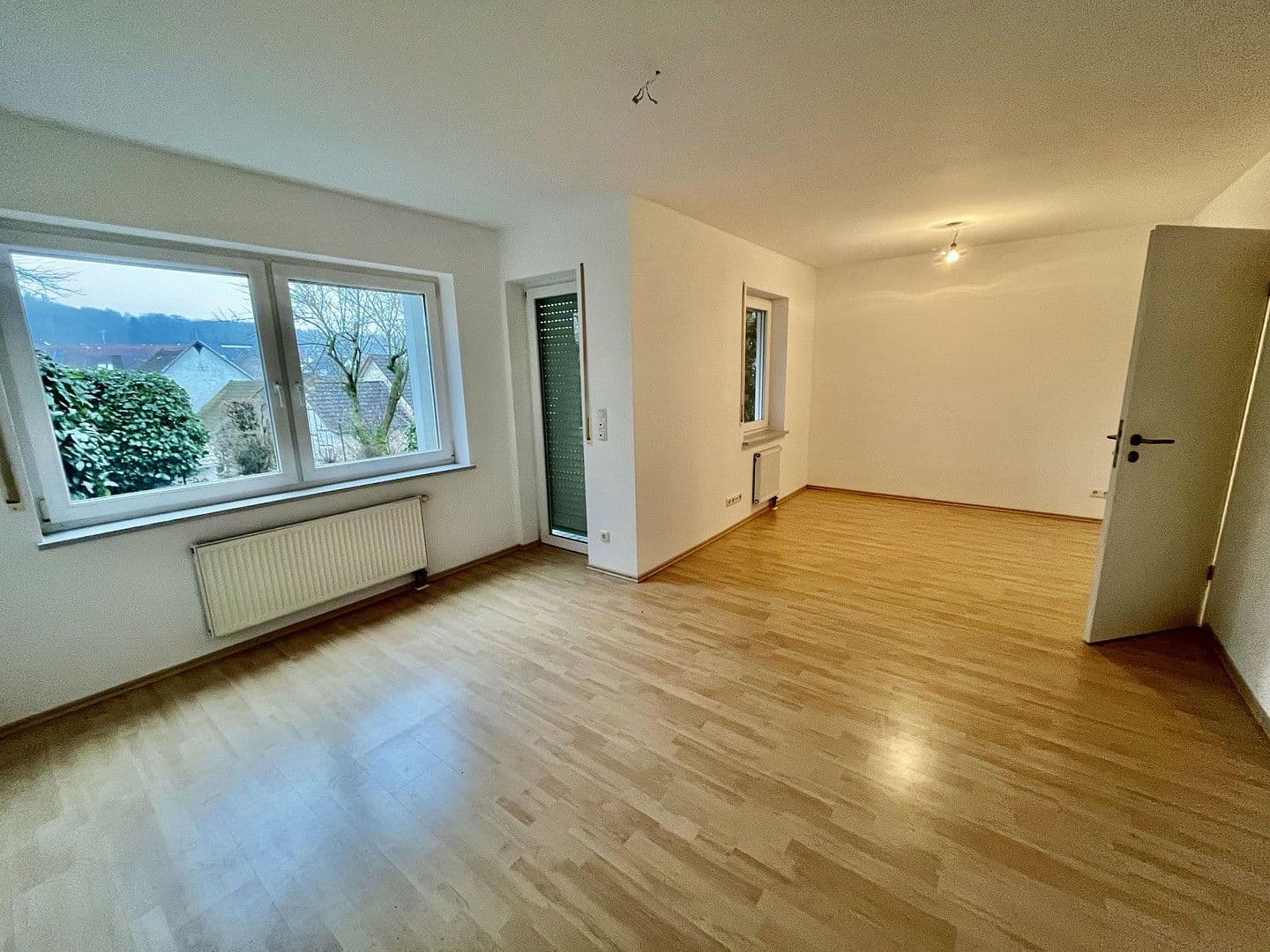 Prenájom domu 146 m², pozemek 209 m², Niedernhausen, Hesensko Prenájom domu 146 m², pozemek 209 m², Niedernhausen, Hesensko