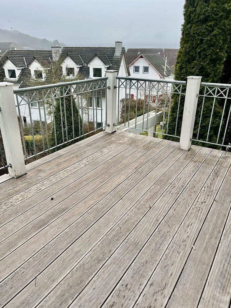 Prenájom domu 146 m², pozemek 209 m², Niedernhausen, Hesensko Prenájom domu 146 m², pozemek 209 m², Niedernhausen, Hesensko