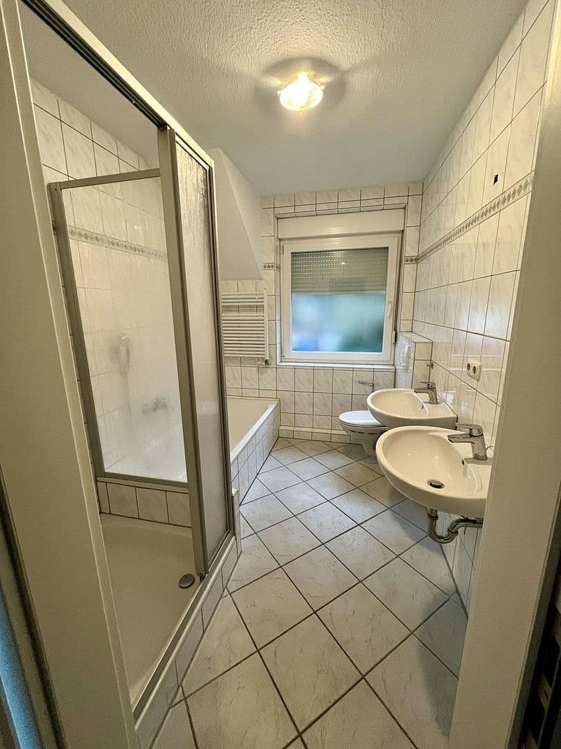 Prenájom domu 146 m², pozemek 209 m², Niedernhausen, Hesensko Prenájom domu 146 m², pozemek 209 m², Niedernhausen, Hesensko