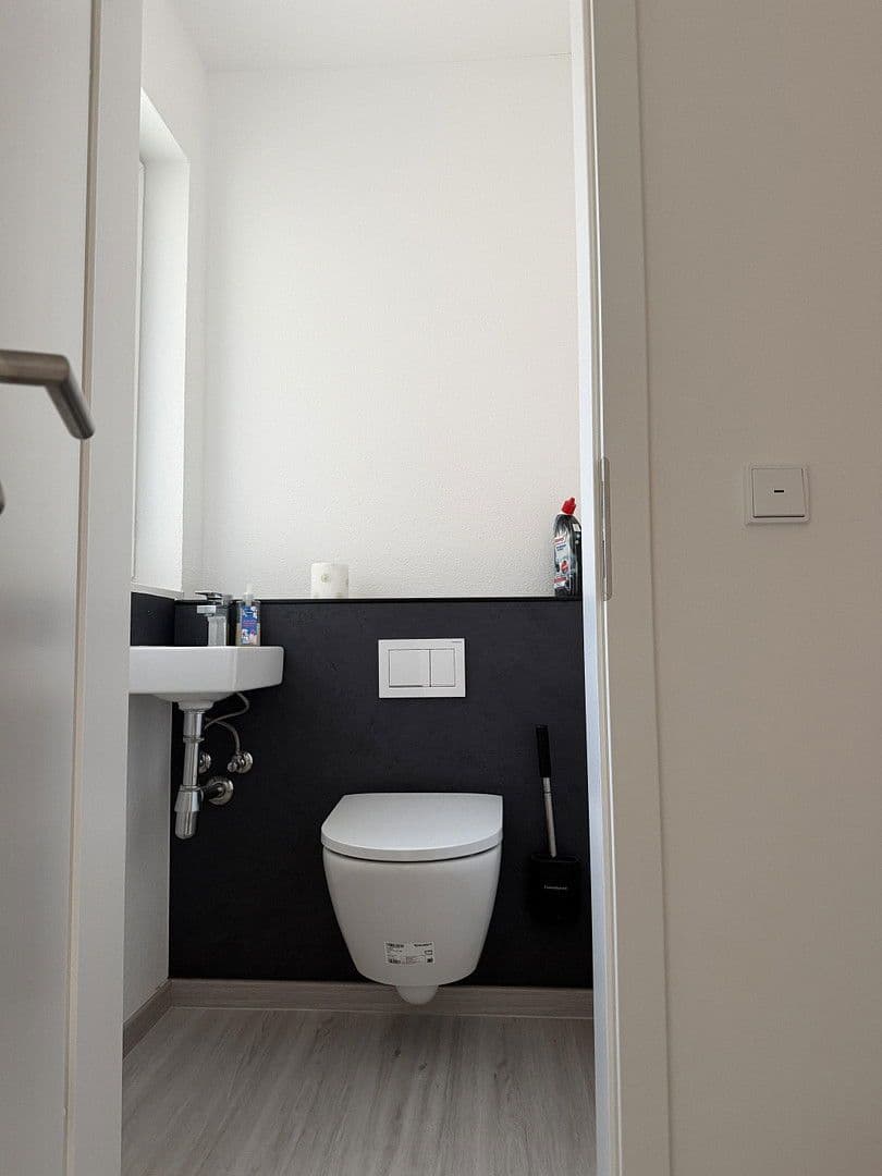 Prenájom domu 130 m², pozemek 813 m², Steinbergstr. 1, Heringen (Werra), Hesensko Prenájom domu 130 m², pozemek 813 m², Steinbergstr. 1, Heringen (Werra), Hesensko