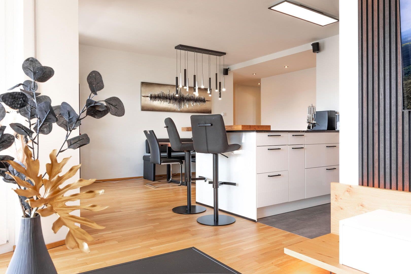 Prenájom bytu 4-izbový 108 m², Zimmererstr. 16, Augsburg, Bavorsko Prenájom bytu 4-izbový 108 m², Zimmererstr. 16, Augsburg, Bavorsko