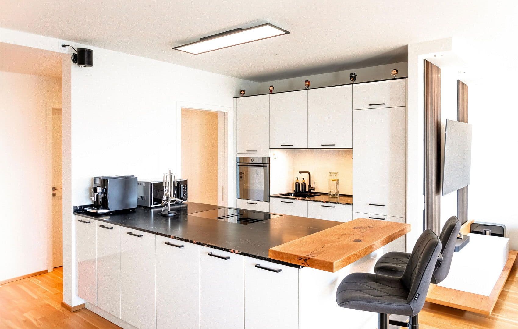 Prenájom bytu 4-izbový 108 m², Zimmererstr. 16, Augsburg, Bavorsko Prenájom bytu 4-izbový 108 m², Zimmererstr. 16, Augsburg, Bavorsko