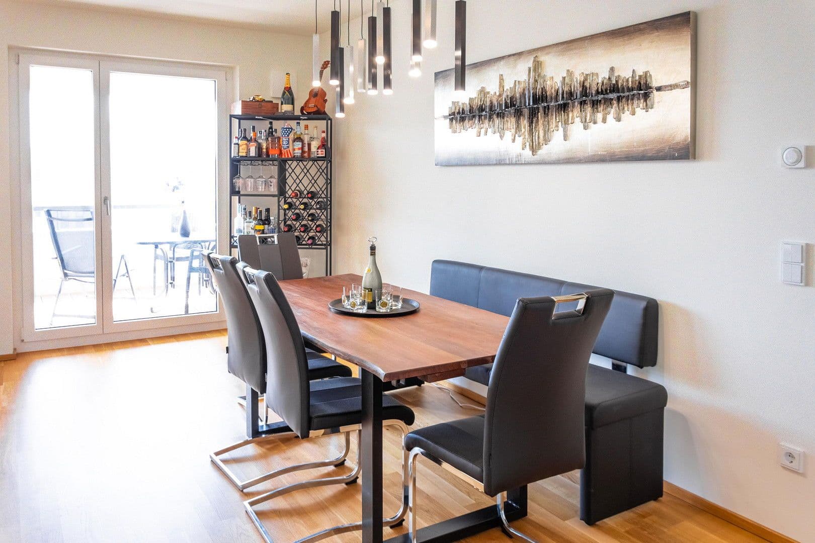 Prenájom bytu 4-izbový 108 m², Zimmererstr. 16, Augsburg, Bavorsko Prenájom bytu 4-izbový 108 m², Zimmererstr. 16, Augsburg, Bavorsko