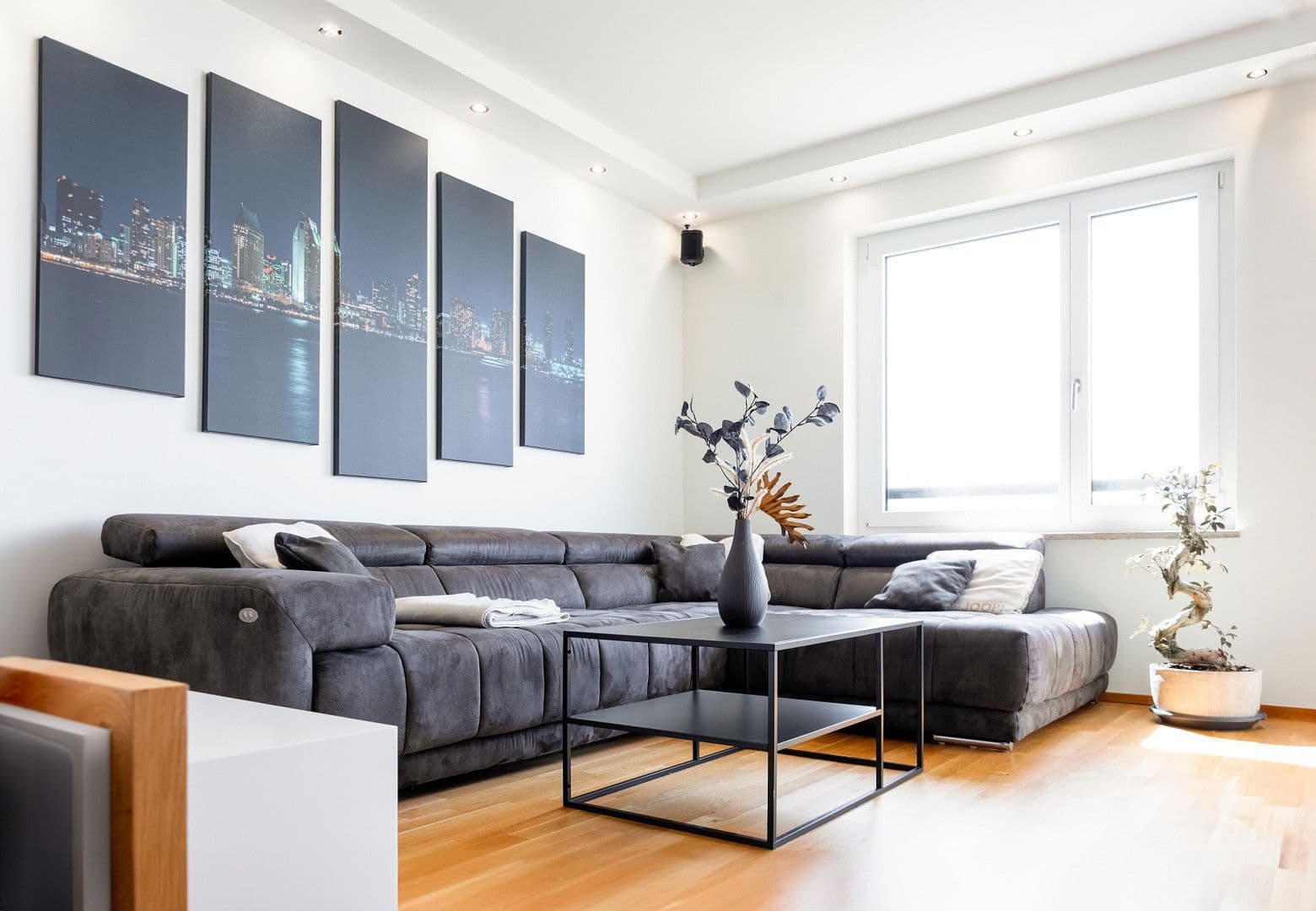 Prenájom bytu 4-izbový 108 m², Zimmererstr. 16, Augsburg, Bavorsko Prenájom bytu 4-izbový 108 m², Zimmererstr. 16, Augsburg, Bavorsko