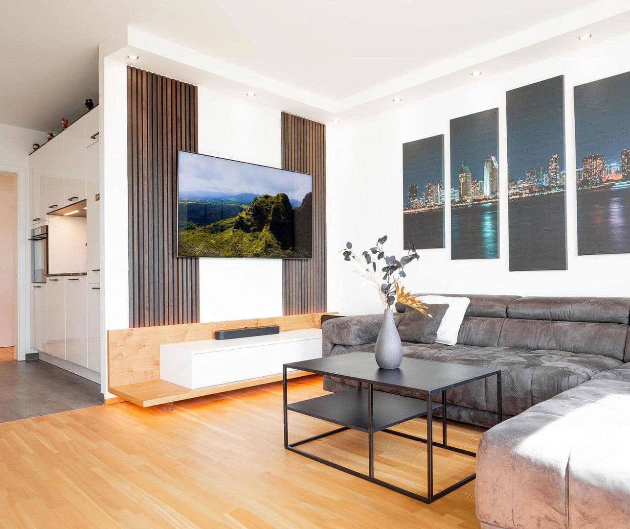 Prenájom bytu 4-izbový 108 m², Zimmererstr. 16, Augsburg, Bavorsko Prenájom bytu 4-izbový 108 m², Zimmererstr. 16, Augsburg, Bavorsko