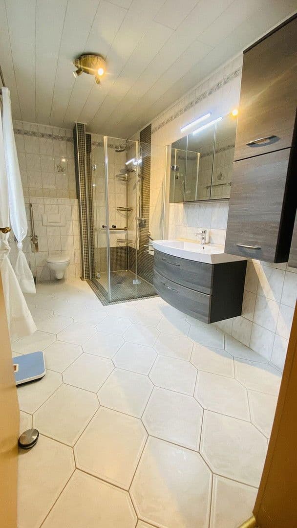 Predaj domu 211 m², pozemek 613 m², Mainleus, Bavorsko Predaj domu 211 m², pozemek 613 m², Mainleus, Bavorsko