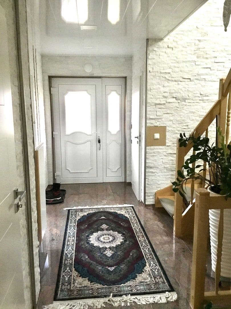 Predaj domu 211 m², pozemek 613 m², Mainleus, Bavorsko Predaj domu 211 m², pozemek 613 m², Mainleus, Bavorsko