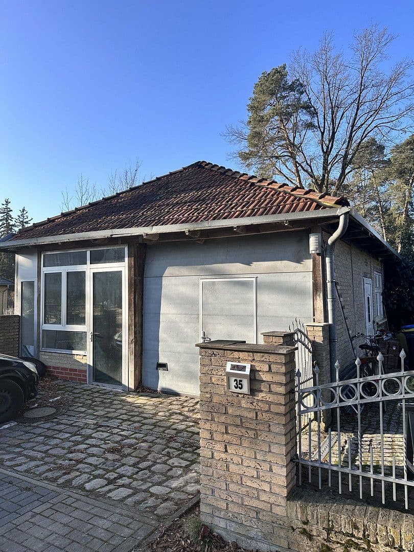 Predaj domu 104 m², pozemek 1.140 m², Bozener Str. 35, Falkensee, Brandenbursko Predaj domu 104 m², pozemek 1.140 m², Bozener Str. 35, Falkensee, Brandenbursko