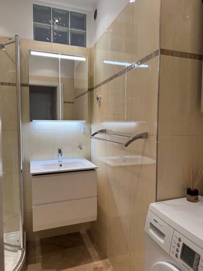 Prenájom bytu 2-izbový 56 m², Köln, Severné Porýnie - Westfálsko Prenájom bytu 2-izbový 56 m², Köln, Severné Porýnie - Westfálsko