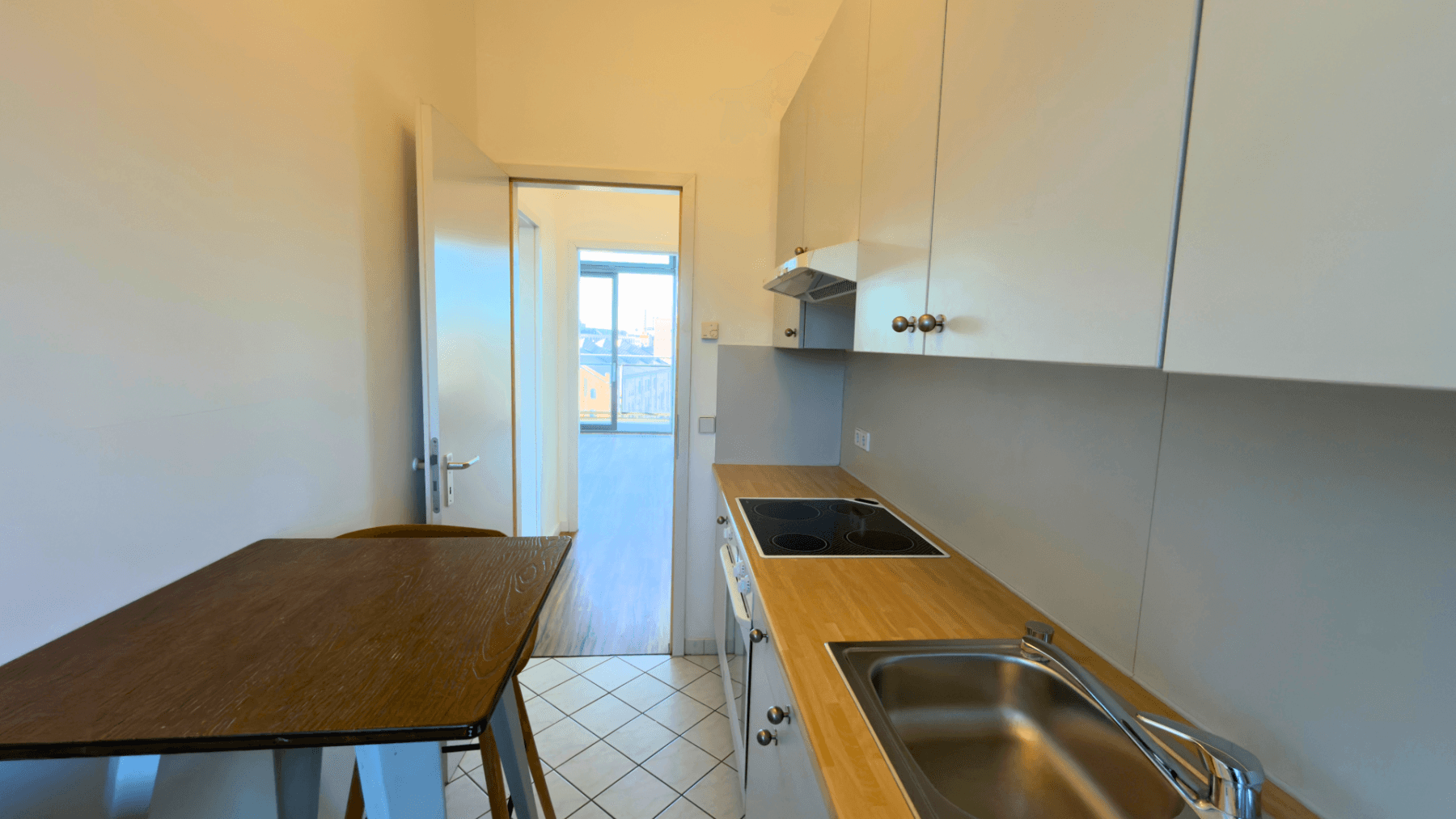 Predaj bytu 3-izbový 80 m², Berlin, Berlín Predaj bytu 3-izbový 80 m², Berlin, Berlín