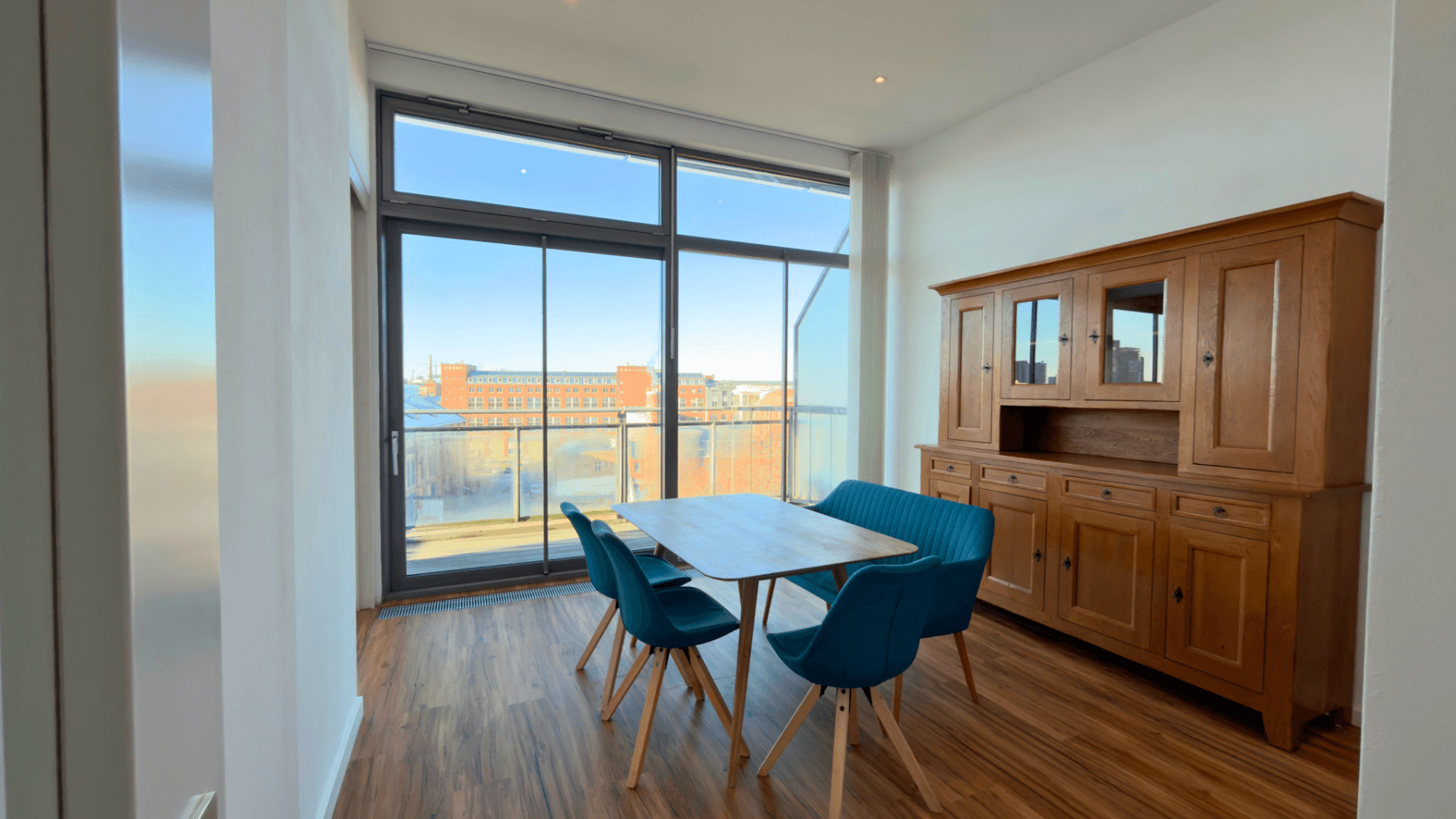 Predaj bytu 3-izbový 80 m², Berlin, Berlín Predaj bytu 3-izbový 80 m², Berlin, Berlín