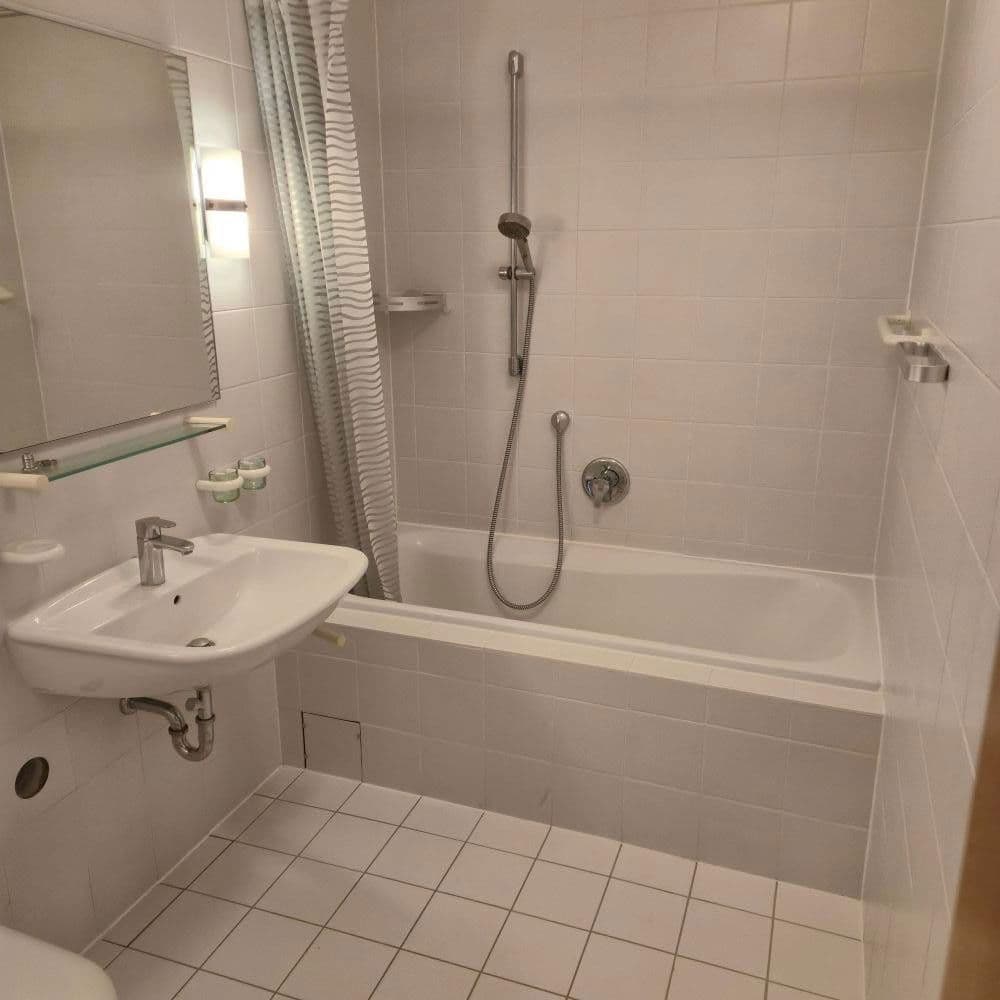 Prenájom bytu 2-izbový 65 m², Frankfurt, Hesensko Prenájom bytu 2-izbový 65 m², Frankfurt, Hesensko