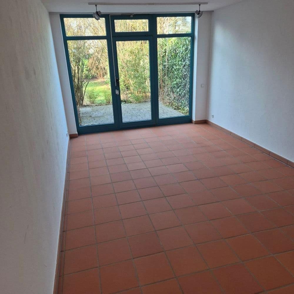 Prenájom bytu 2-izbový 65 m², Frankfurt, Hesensko Prenájom bytu 2-izbový 65 m², Frankfurt, Hesensko