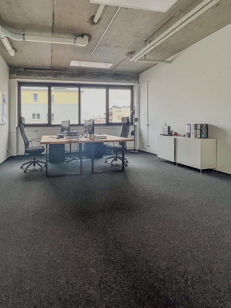 Prenájom kancelárie 230 m², Porschestrasse 2, Fellbach, Bádensko-Wurttembersko Prenájom kancelárie 230 m², Porschestrasse 2, Fellbach, Bádensko-Wurttembersko