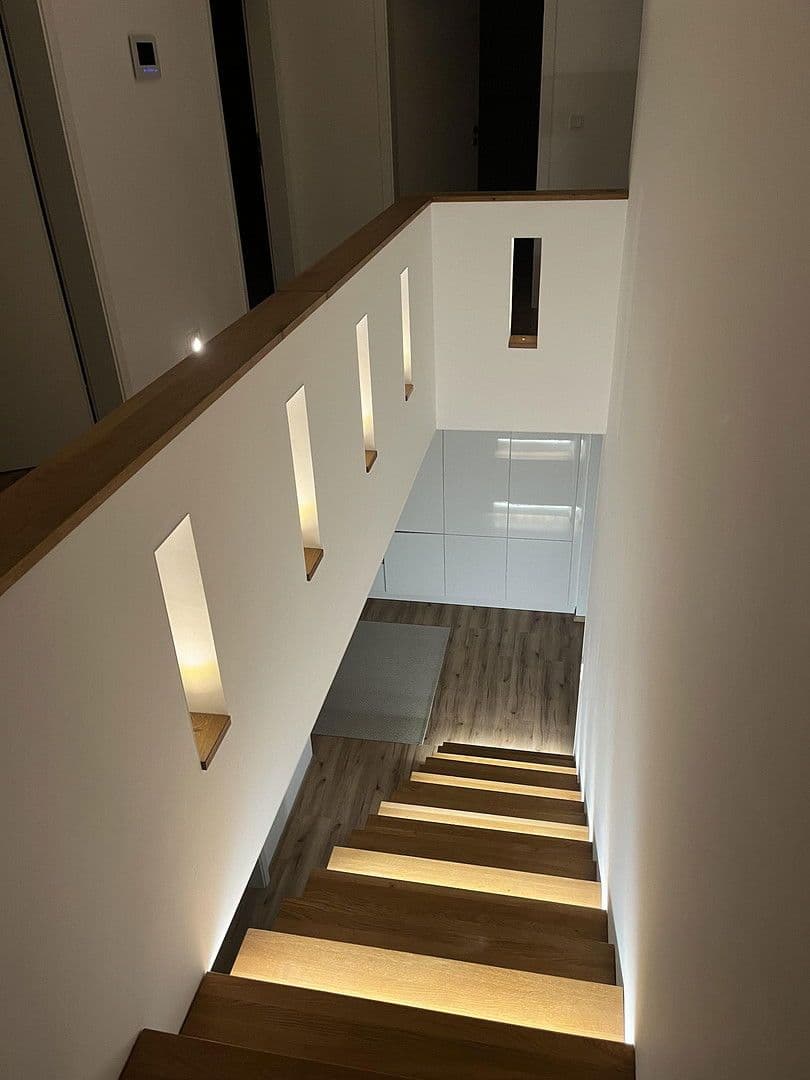 Predaj domu 198 m², pozemek 933 m², Fürthen, Porýnie-Falcko Predaj domu 198 m², pozemek 933 m², Fürthen, Porýnie-Falcko