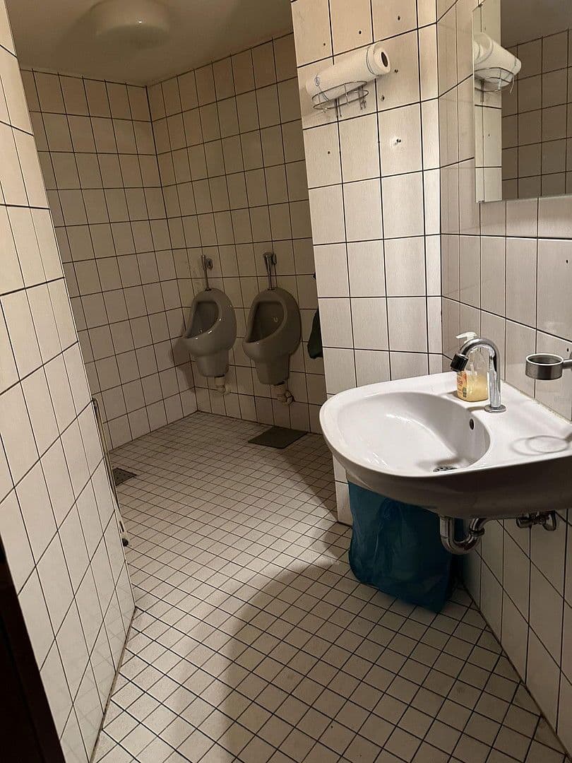 Prenájom nebytového priestoru 107 m², Obersulm, Bádensko-Wurttembersko Prenájom nebytového priestoru 107 m², Obersulm, Bádensko-Wurttembersko