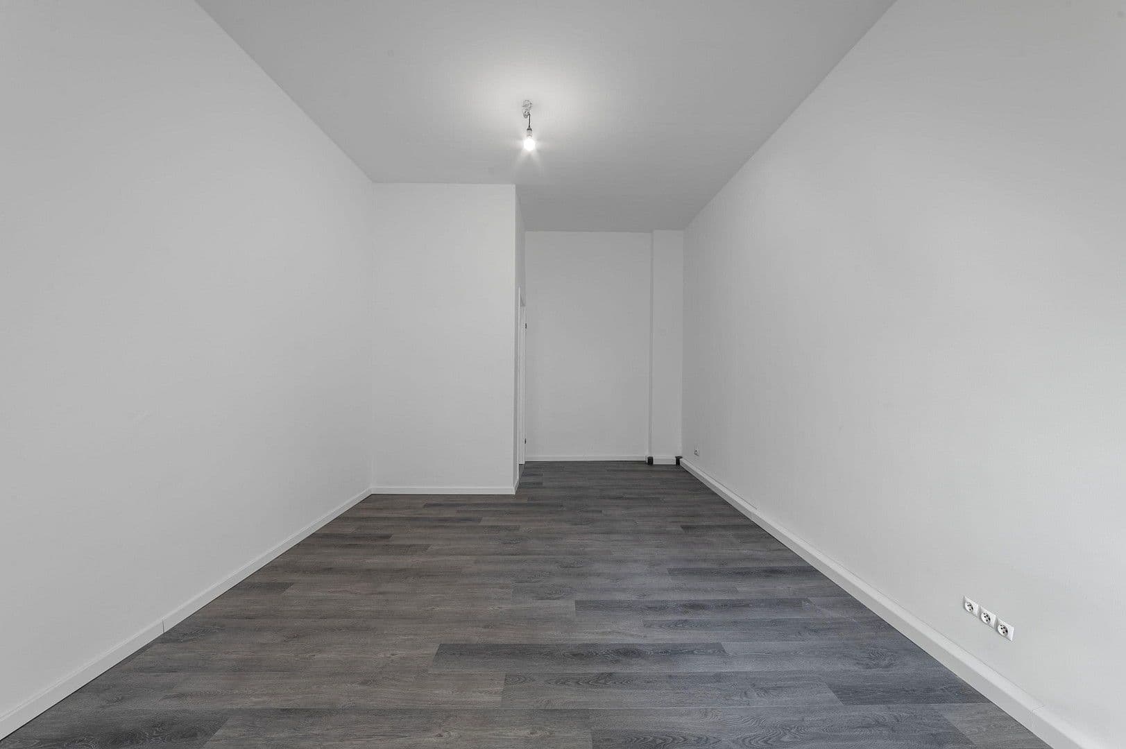 Prenájom bytu 4-izbový 100 m², Wittensteinstraße 137, Wuppertal, Severné Porýnie - Westfálsko Prenájom bytu 4-izbový 100 m², Wittensteinstraße 137, Wuppertal, Severné Porýnie - Westfálsko