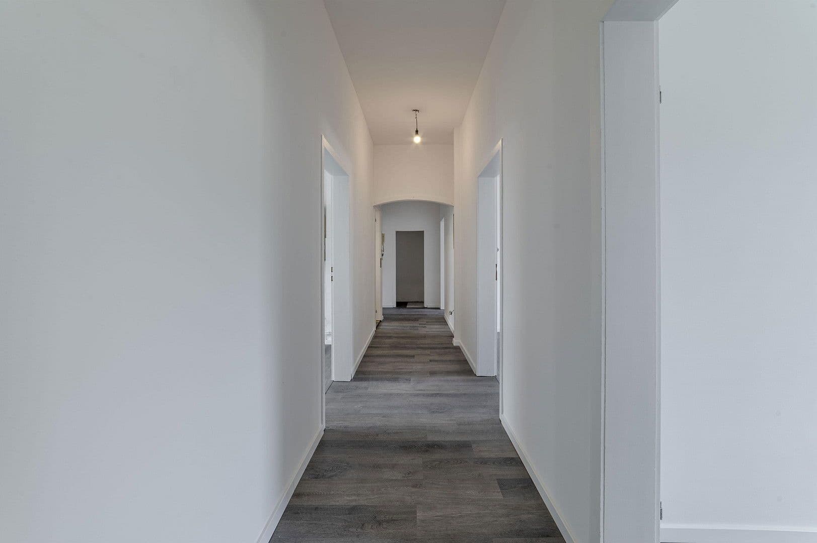 Prenájom bytu 4-izbový 100 m², Wittensteinstraße 137, Wuppertal, Severné Porýnie - Westfálsko Prenájom bytu 4-izbový 100 m², Wittensteinstraße 137, Wuppertal, Severné Porýnie - Westfálsko